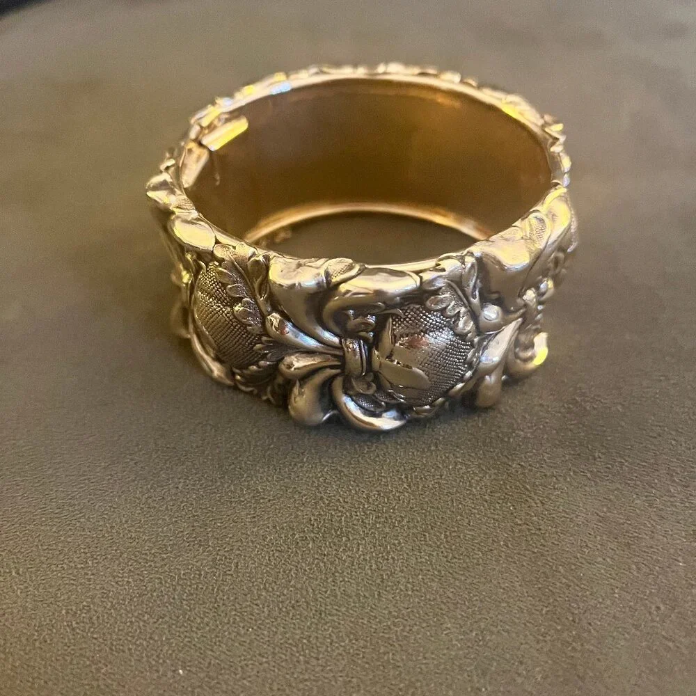 Vintage Goldtone Whiting & Davis Bangle Bracelet - Picture 3 of 13